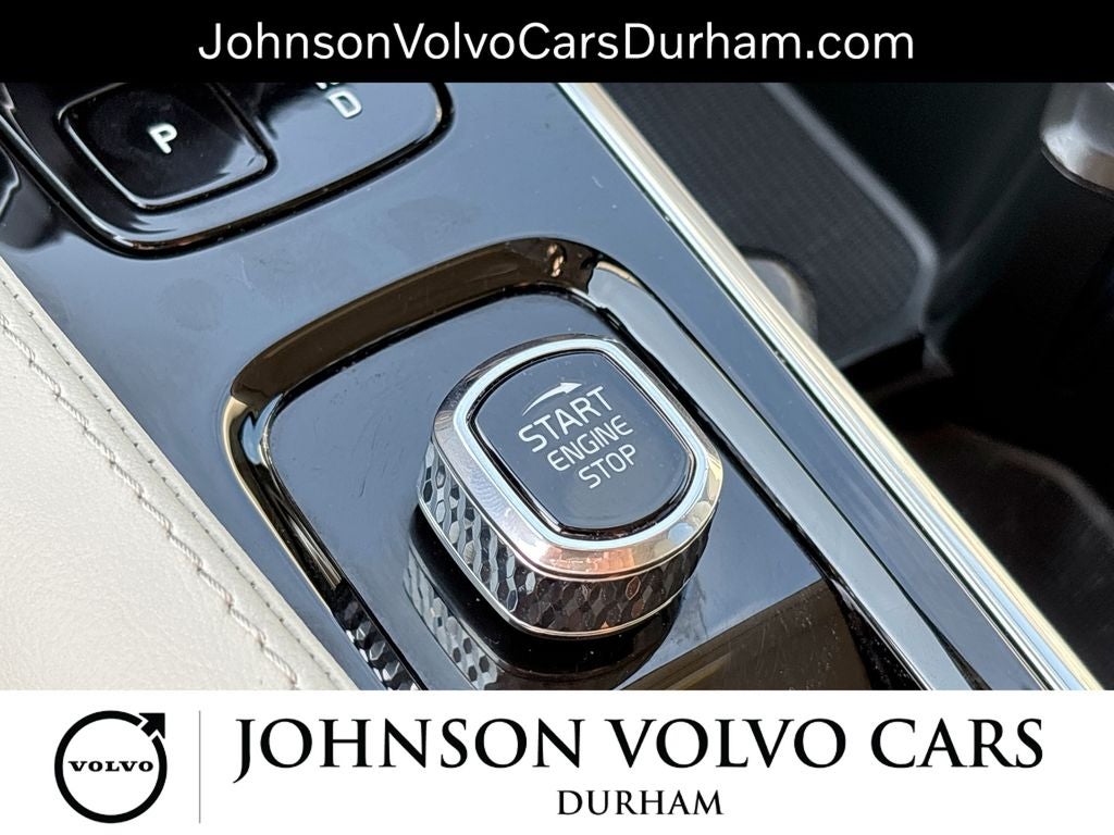 2024 Volvo XC90 B5 Plus