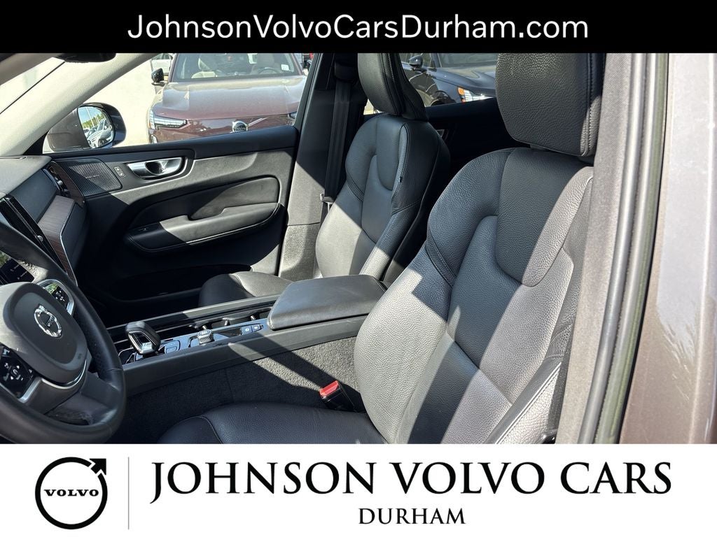 2023 Volvo XC60 B5 Plus Bright Theme