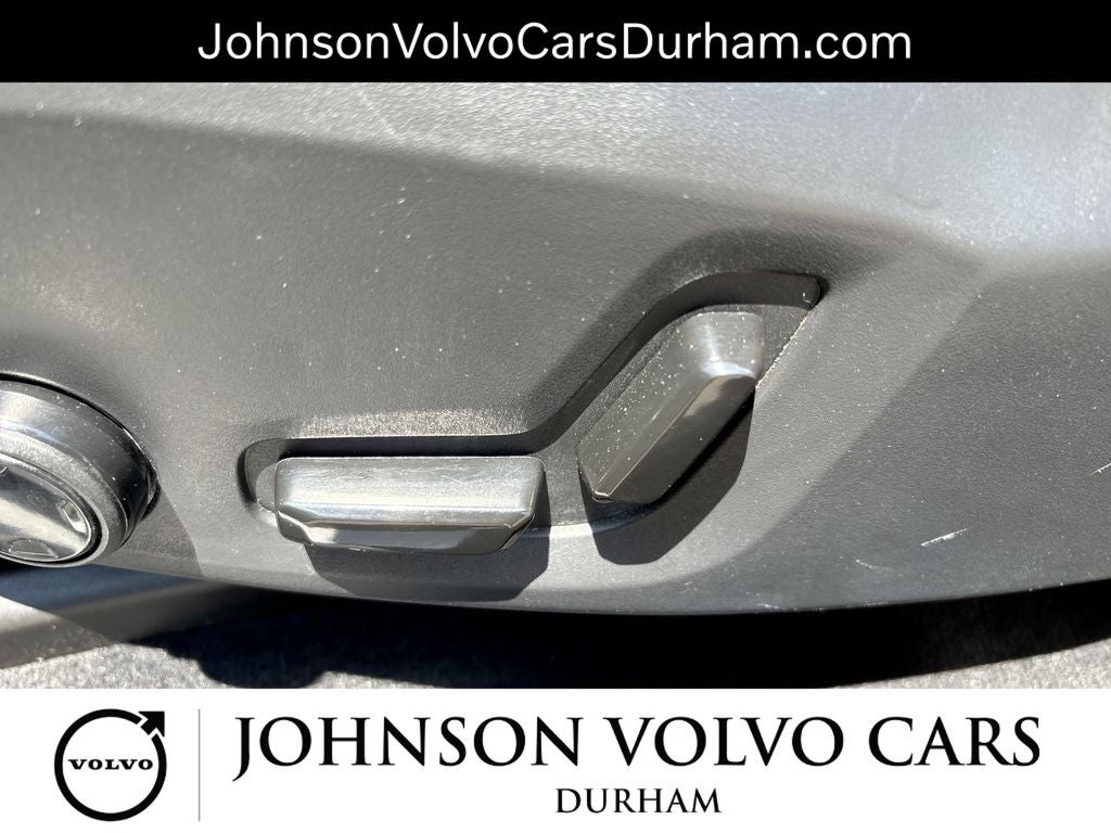2023 Volvo XC60 B5 Ultimate Bright Theme
