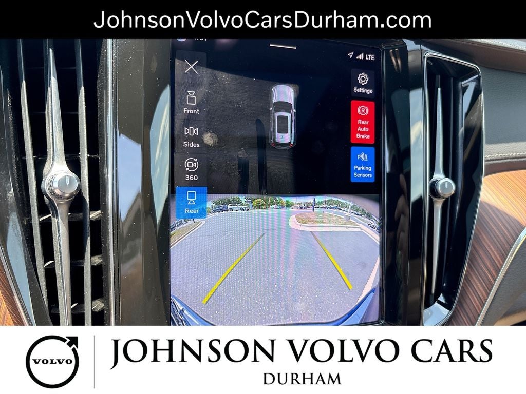 2023 Volvo XC60 B5 Ultimate Bright Theme