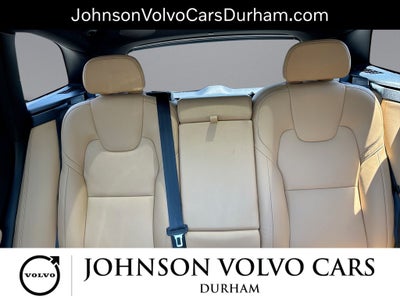 2023 Volvo XC60 B5 Ultimate Bright Theme