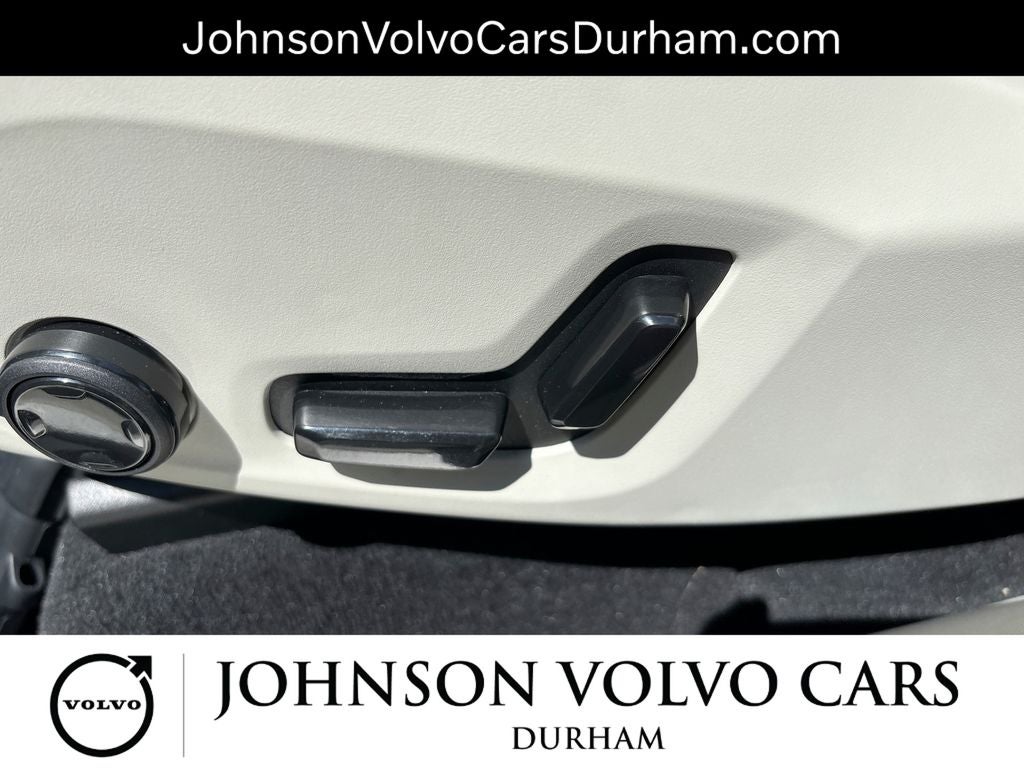 2023 Volvo XC60 B5 Ultimate Bright Theme