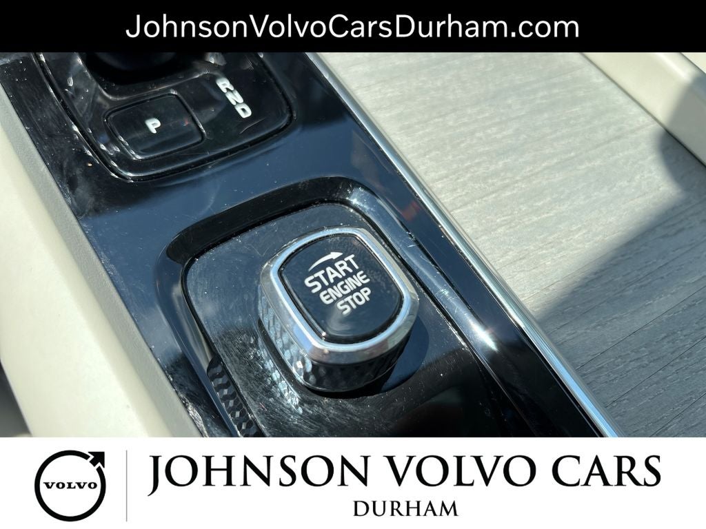 2023 Volvo XC60 B5 Ultimate Bright Theme
