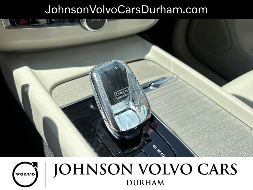 2023 Volvo XC60 B5 Ultimate Bright Theme