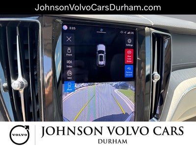 2023 Volvo XC60 B5 Ultimate Bright Theme