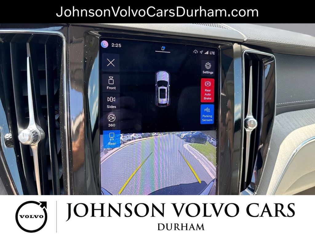 2023 Volvo XC60 B5 Ultimate Bright Theme