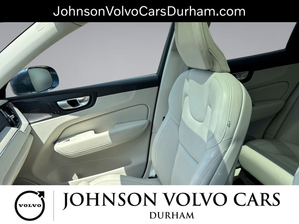 2023 Volvo XC60 B5 Ultimate Bright Theme