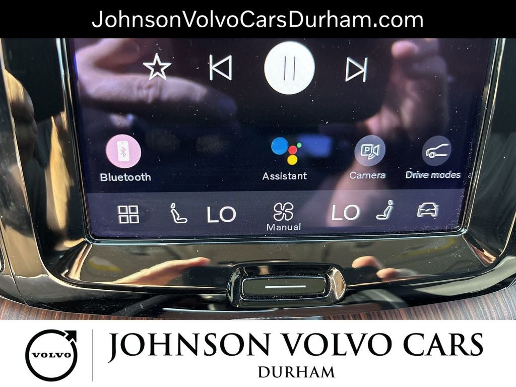 2023 Volvo XC60 B5 Plus Dark Theme