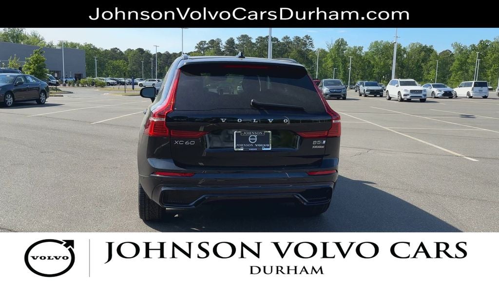 2023 Volvo XC60 B5 Plus Dark Theme