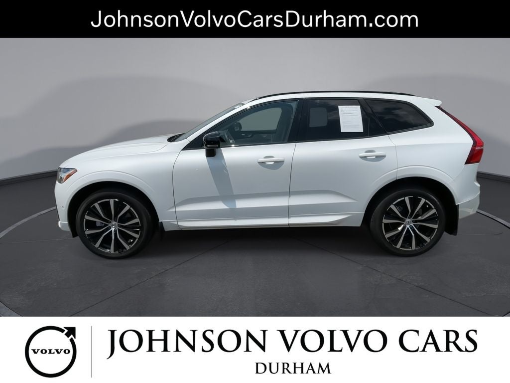 2024 Volvo XC60 B5 Plus Dark Theme