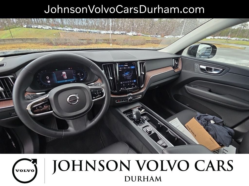 2023 Volvo XC60 B5 Plus Bright Theme