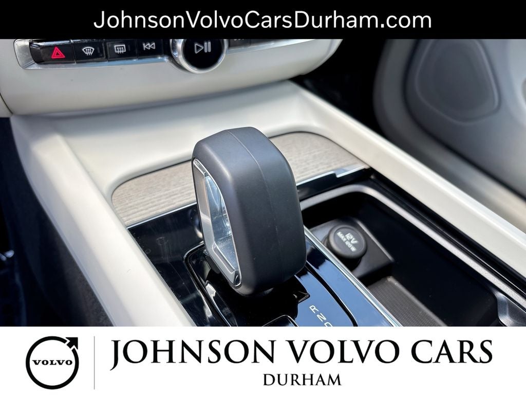 2023 Volvo XC60 B5 Plus Bright Theme