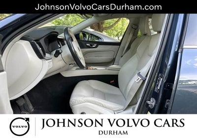 2023 Volvo XC60 B5 Plus Bright Theme
