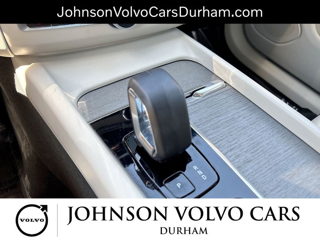 2023 Volvo XC60 B5 Plus Dark Theme