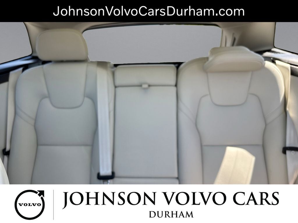 2023 Volvo XC60 B5 Plus Dark Theme