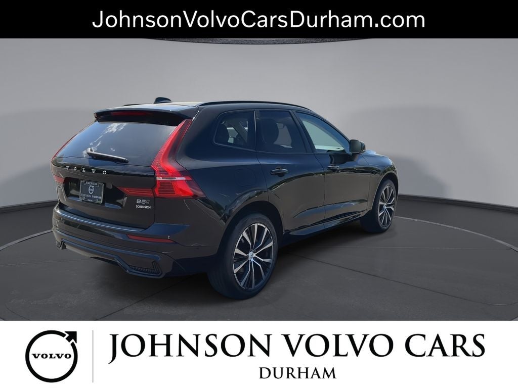 2023 Volvo XC60 B5 Plus Dark Theme