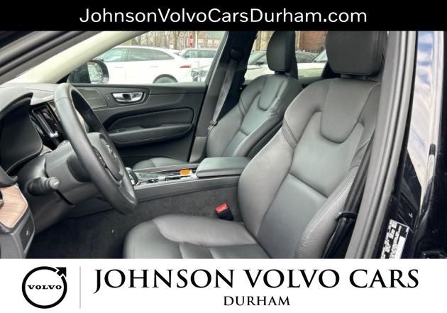 2023 Volvo XC60 B5 Plus Dark Theme