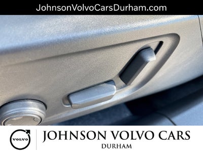 2024 Volvo XC40 B5 Plus Dark Theme