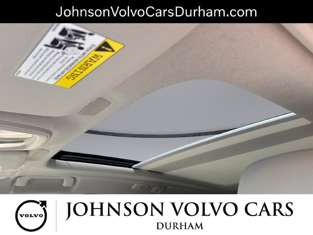 2024 Volvo XC40 B5 Plus Dark Theme