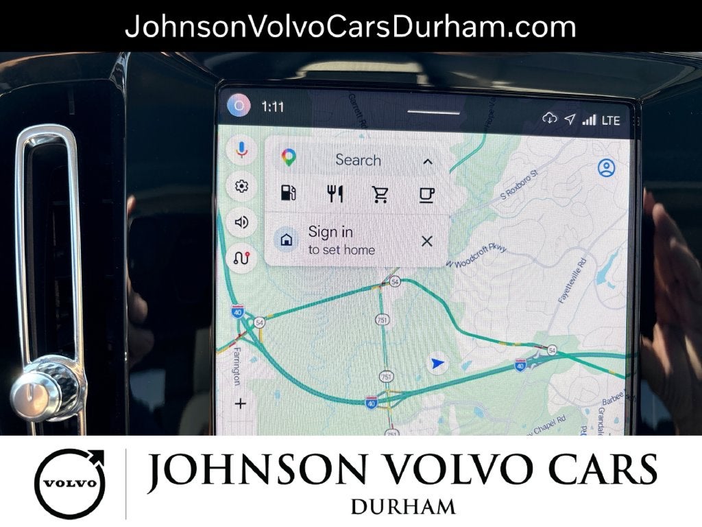 2024 Volvo XC40 B5 Plus Dark Theme