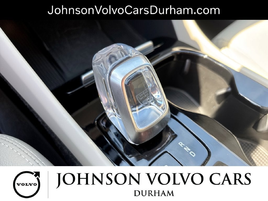 2024 Volvo XC40 B5 Plus Dark Theme
