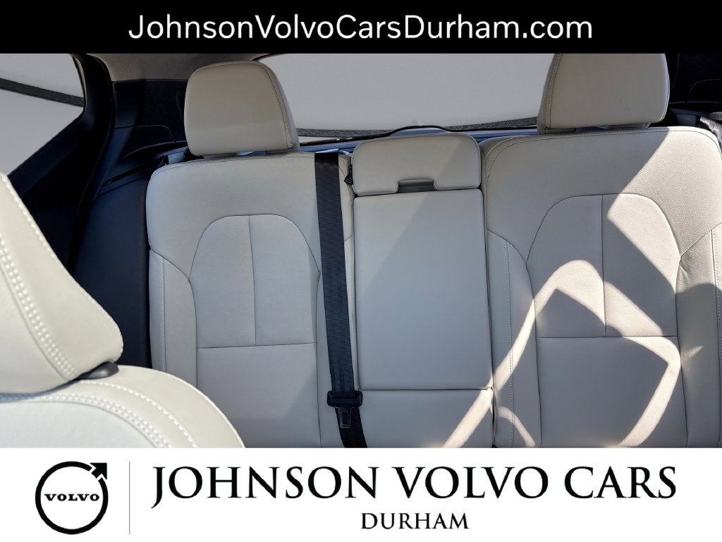 2024 Volvo XC40 B5 Plus Dark Theme