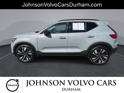 2024 Volvo XC40 B5 Plus Dark Theme