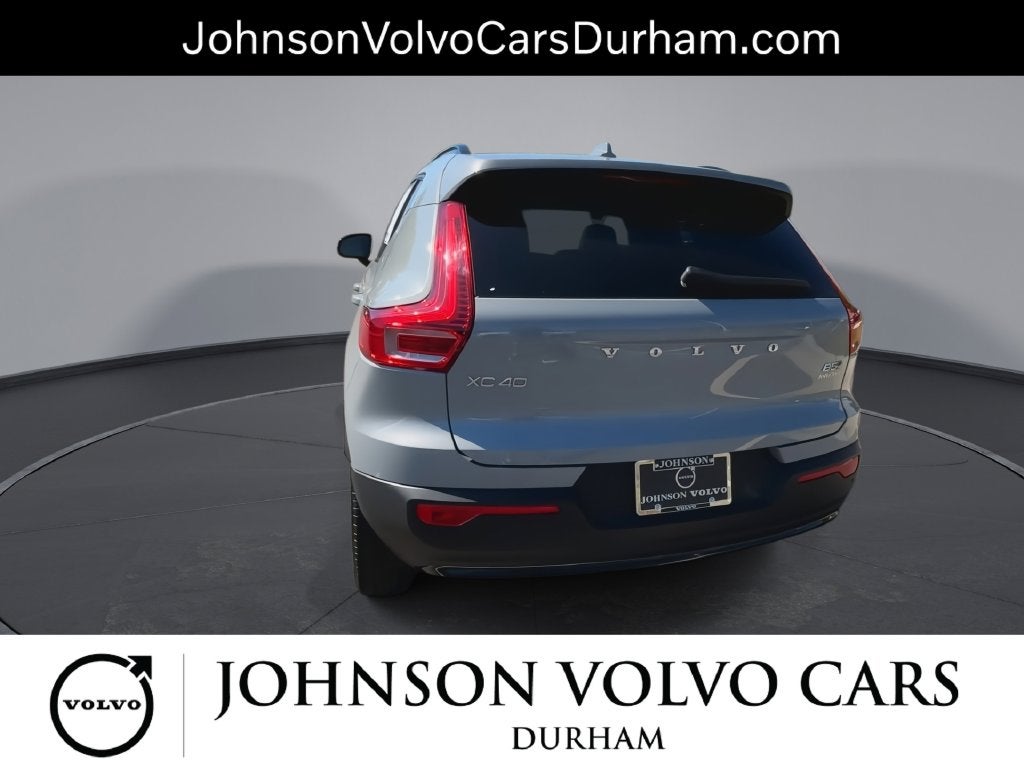 2024 Volvo XC40 B5 Plus Dark Theme