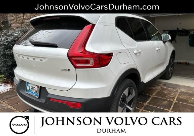 2023 Volvo XC40 B5 Plus Bright Theme