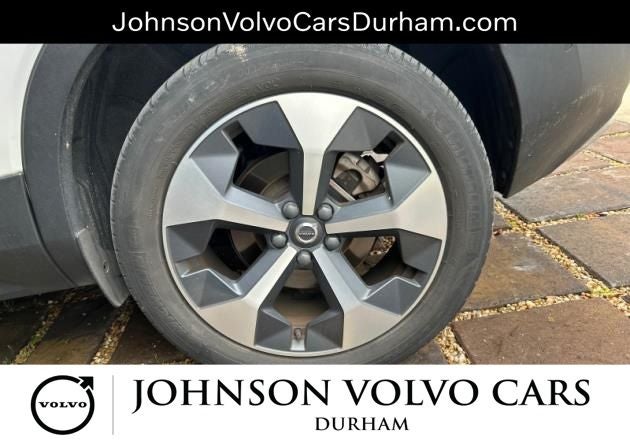 2023 Volvo XC40 B5 Plus Bright Theme