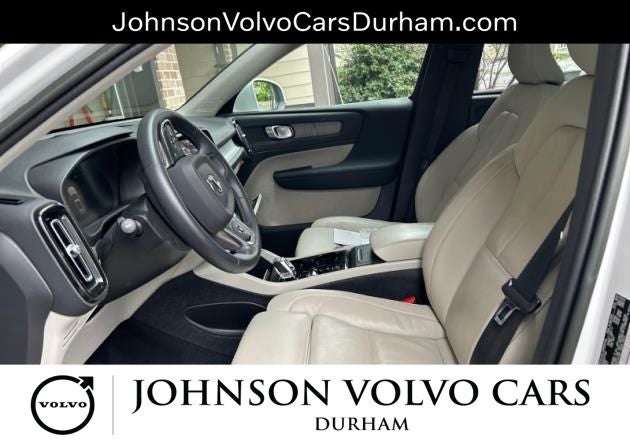 2023 Volvo XC40 B5 Plus Bright Theme