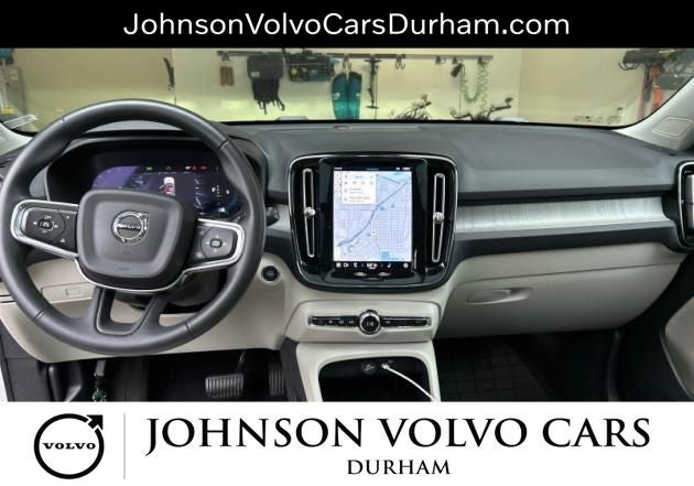 2023 Volvo XC40 B5 Plus Bright Theme