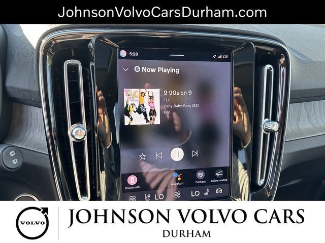 2023 Volvo XC40 B5 Plus Bright Theme