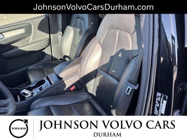 2023 Volvo XC40 B5 Plus Bright Theme