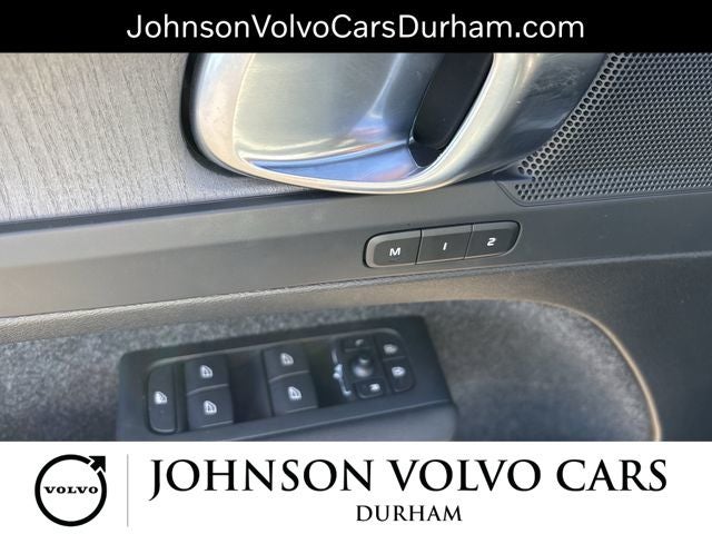 2023 Volvo XC40 B5 Plus Bright Theme