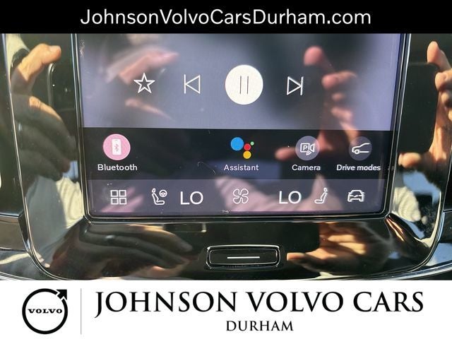 2023 Volvo XC40 B5 Plus Bright Theme