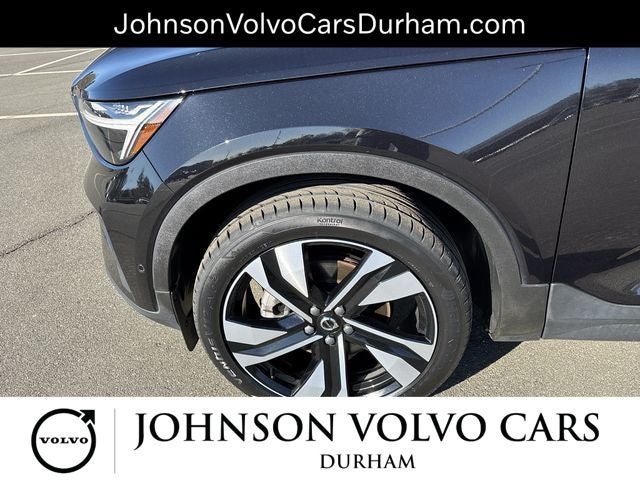 2023 Volvo XC40 B5 Plus Bright Theme