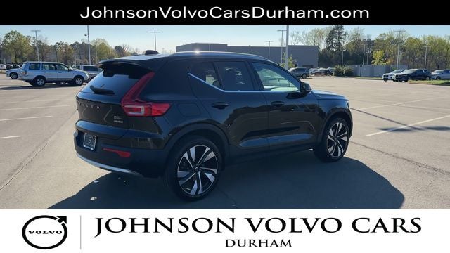 2023 Volvo XC40 B5 Plus Bright Theme