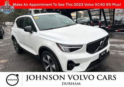 2023 Volvo XC40 B5 Plus Dark Theme