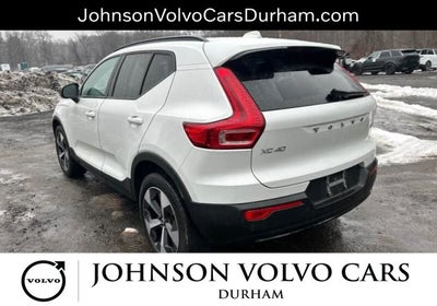 2023 Volvo XC40 B5 Plus Dark Theme
