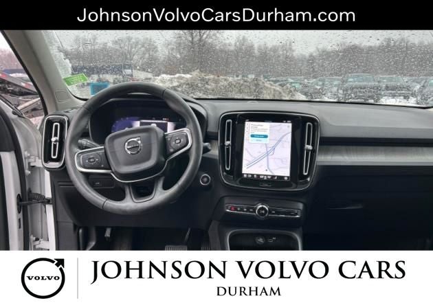 2023 Volvo XC40 B5 Plus Dark Theme