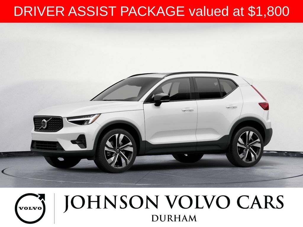 2023 Volvo XC40 B5 Plus Dark Theme