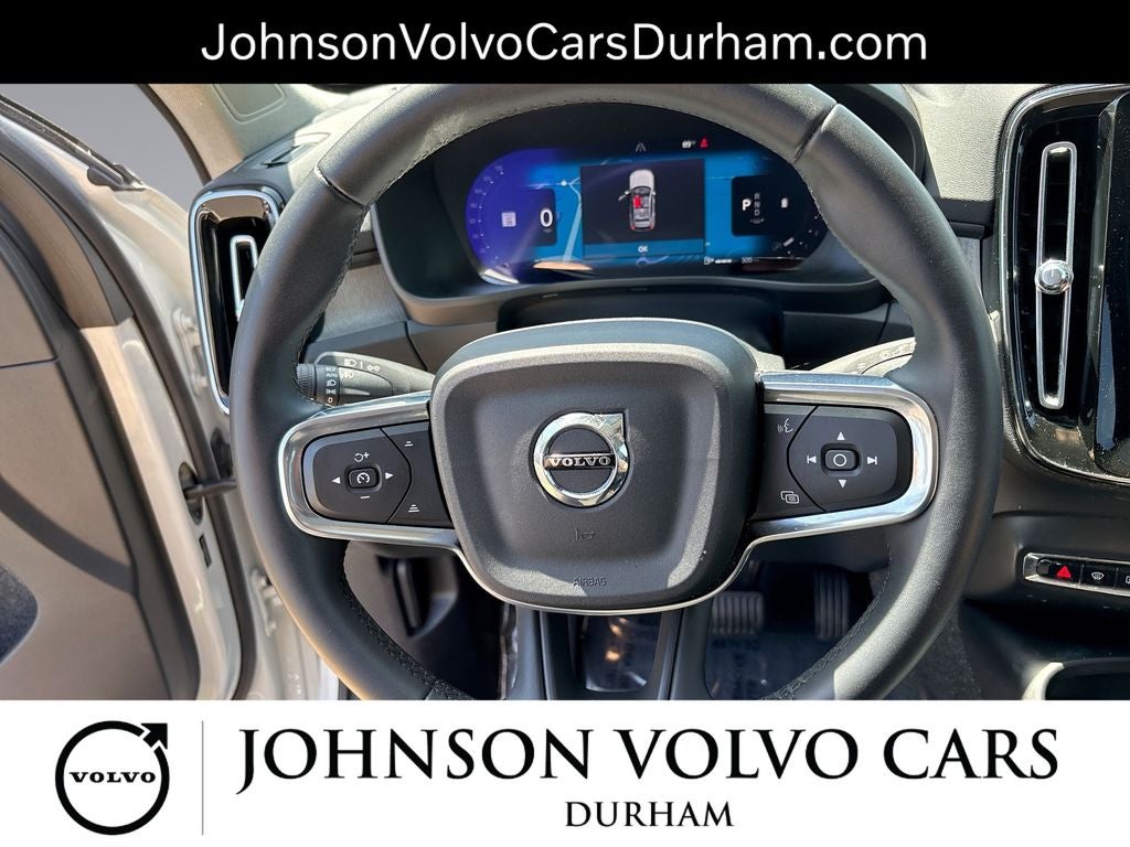 2023 Volvo XC40 B5 Plus Dark Theme