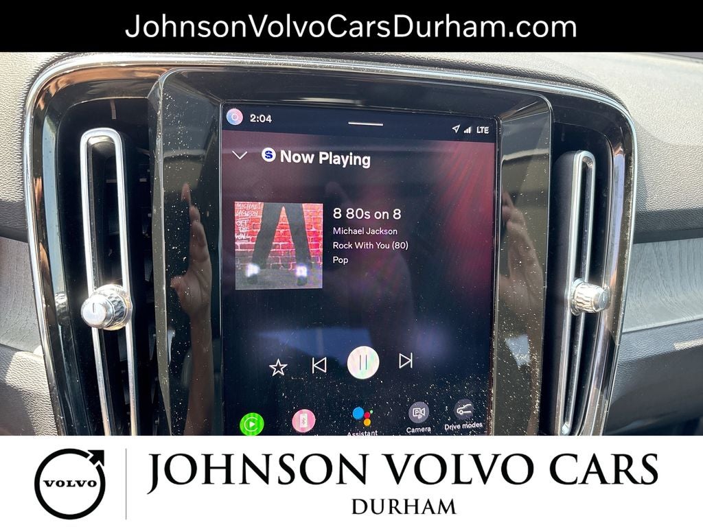 2023 Volvo XC40 B5 Plus Dark Theme