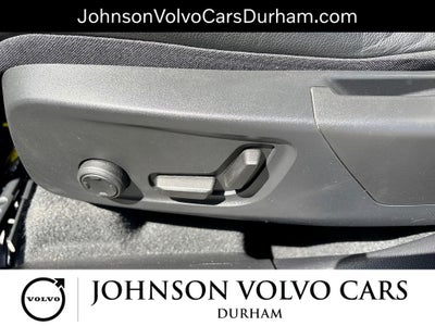 2023 Volvo XC40 B5 Plus Dark Theme