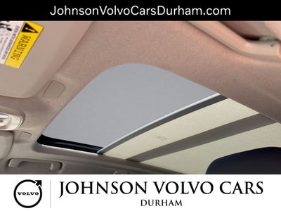 2023 Volvo XC40 B5 Plus Dark Theme