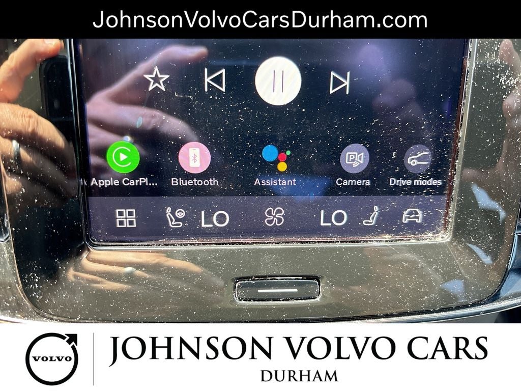 2023 Volvo XC40 B5 Plus Dark Theme