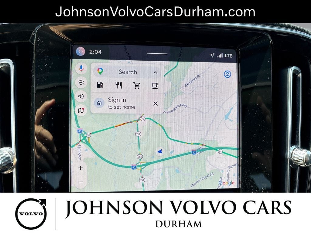 2023 Volvo XC40 B5 Plus Dark Theme