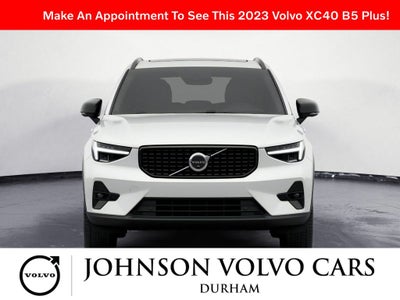 2023 Volvo XC40 B5 Plus Dark Theme