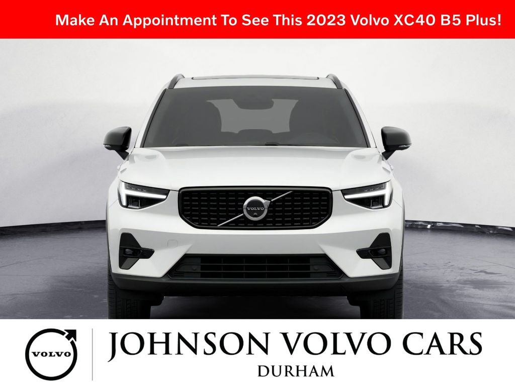 2023 Volvo XC40 B5 Plus Dark Theme